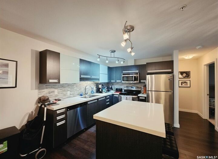 Property Photo:  211 Ledingham Street 216  SK S7V 0C5 