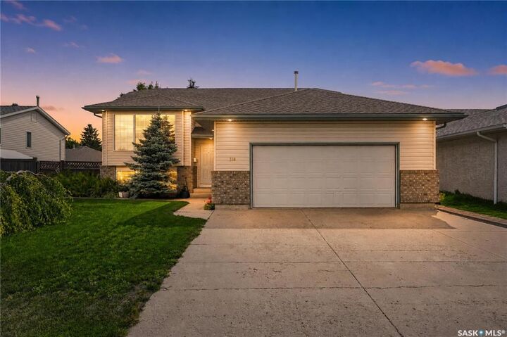 518 Peterson Crescent — photo 1