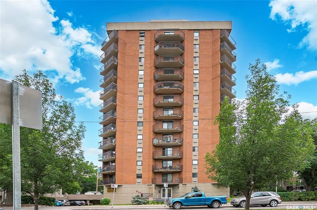 Property Photo: 717 Victoria Avenue S 702 SK S7N 2T5