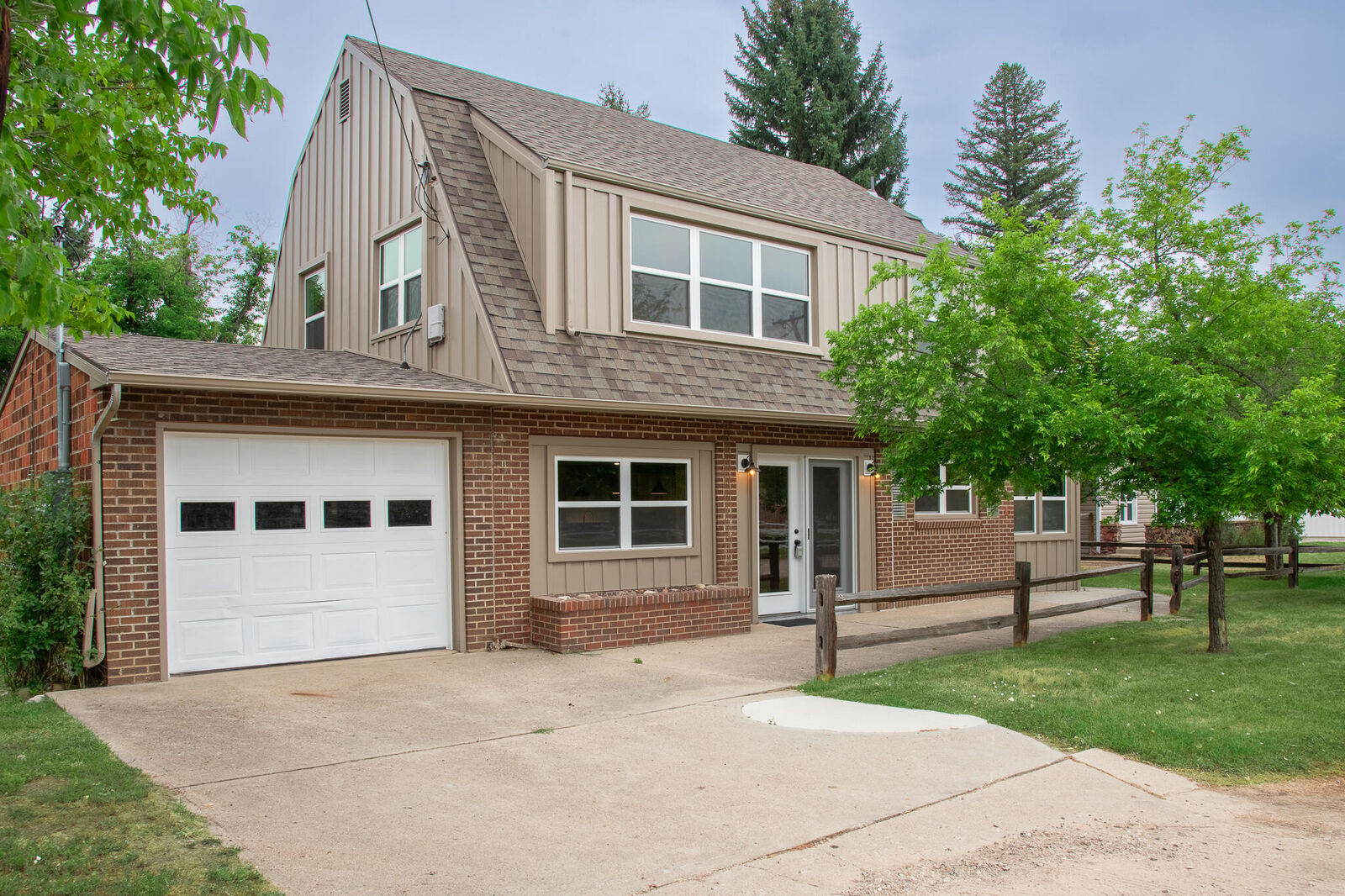 Property Photo: 1509 Leopard Street WY 82801