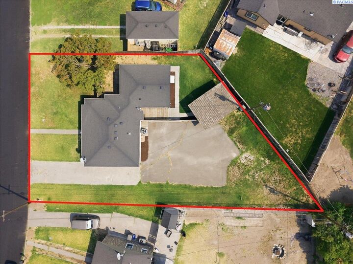 Property Photo:  2211 W 5th Ave.  WA 99336 