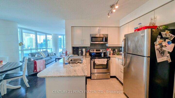 Photo de la propriété:  33 Bay Street 1303  ON M5J 2Z3 