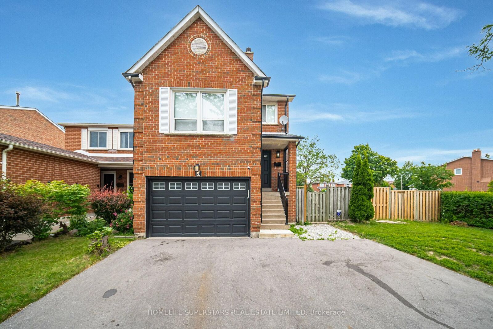Property Photo: 3 New Seabury Drive ON L4K 2B7