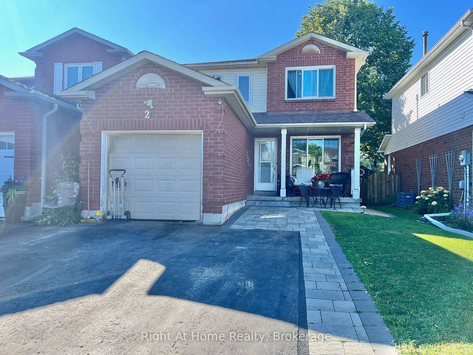 Property Photo:  26 Moyse Drive  ON L1E 2V4 