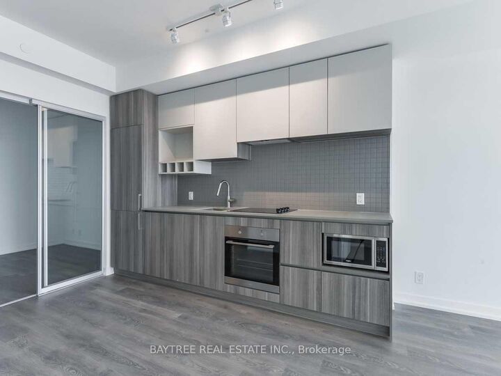 Property Photo: 5 Buttermill Avenue 3606 ON L4K 0J5