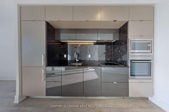 Property Photo:  10 York Street 5008  ON M5J 0E1 