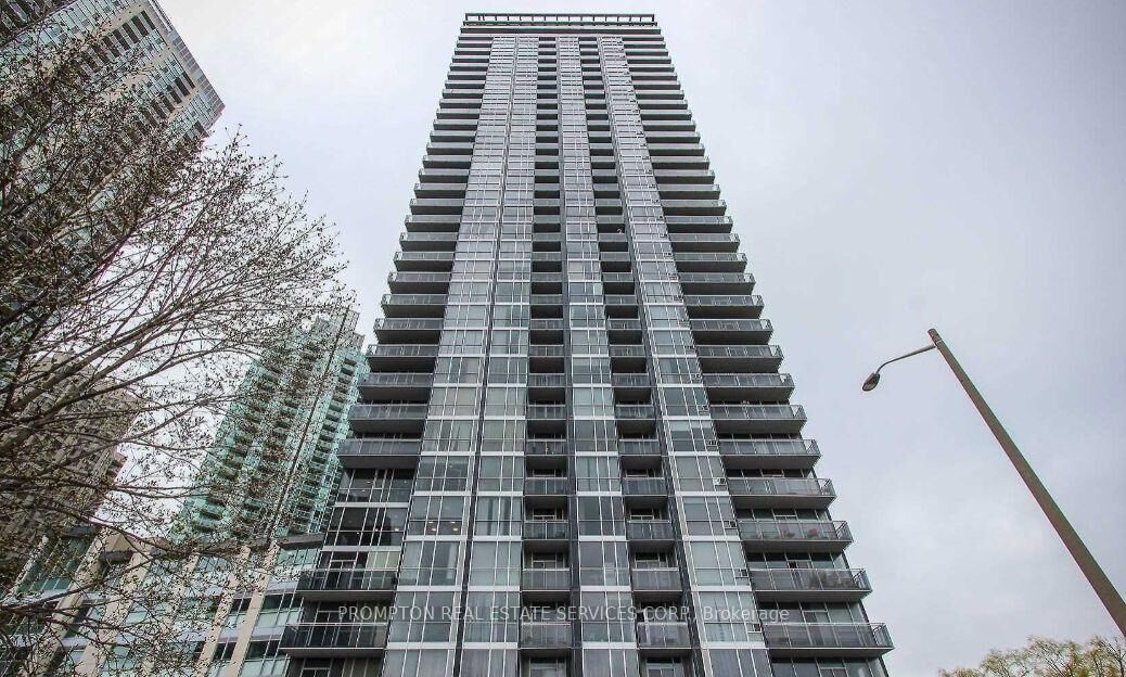 Property Photo:  223 Webb Drive 2404  ON L5B 0E8 