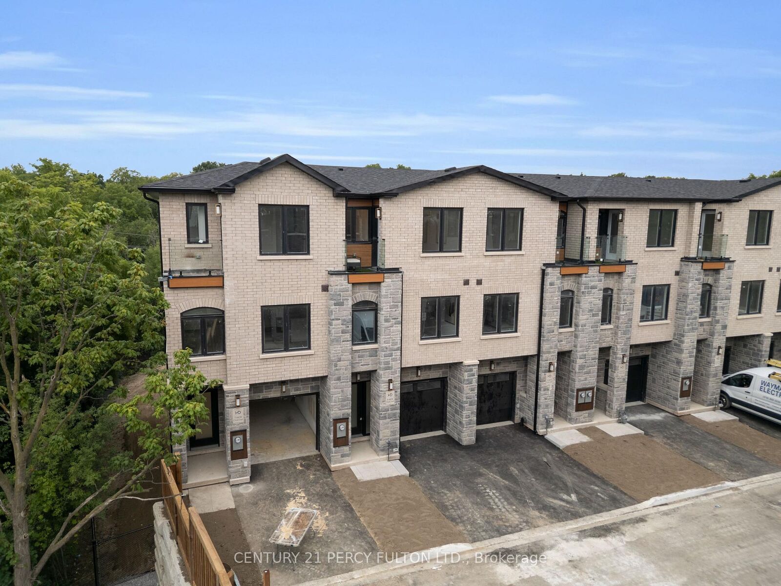 Property Photo:  6636 Clock Court 8  ON L5W 1N2 