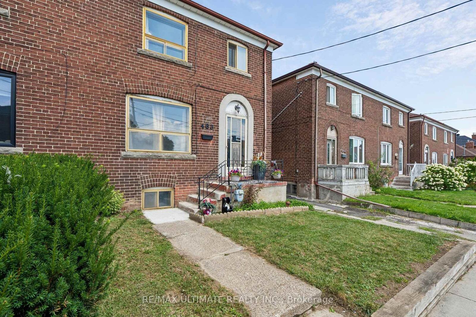 Property Photo: 463 Oakwood Avenue ON M6E 2W4