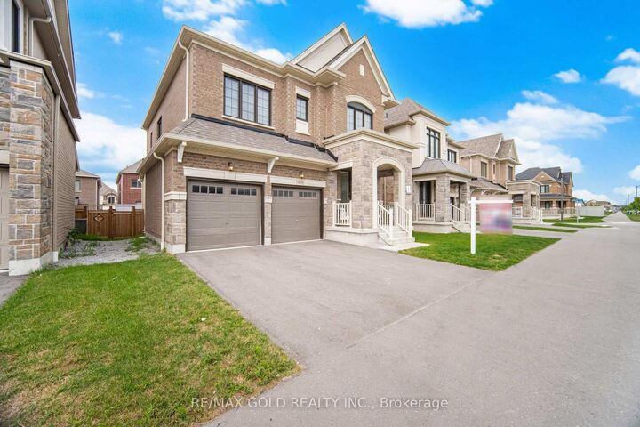 426 Coronation Road — photo 1