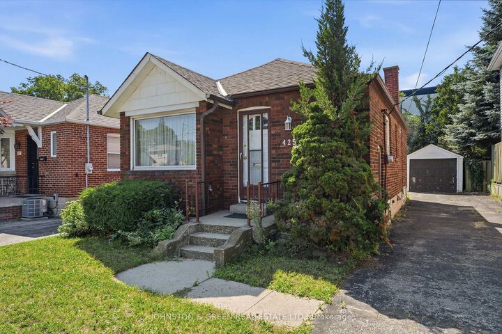 Property Photo:  425 O'Connor Drive  ON M4J 2W5 