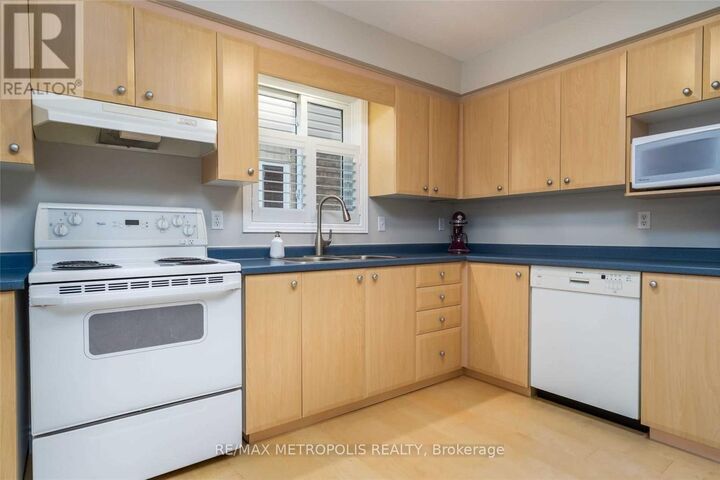 472 Hidden Creek Drive — photo 1