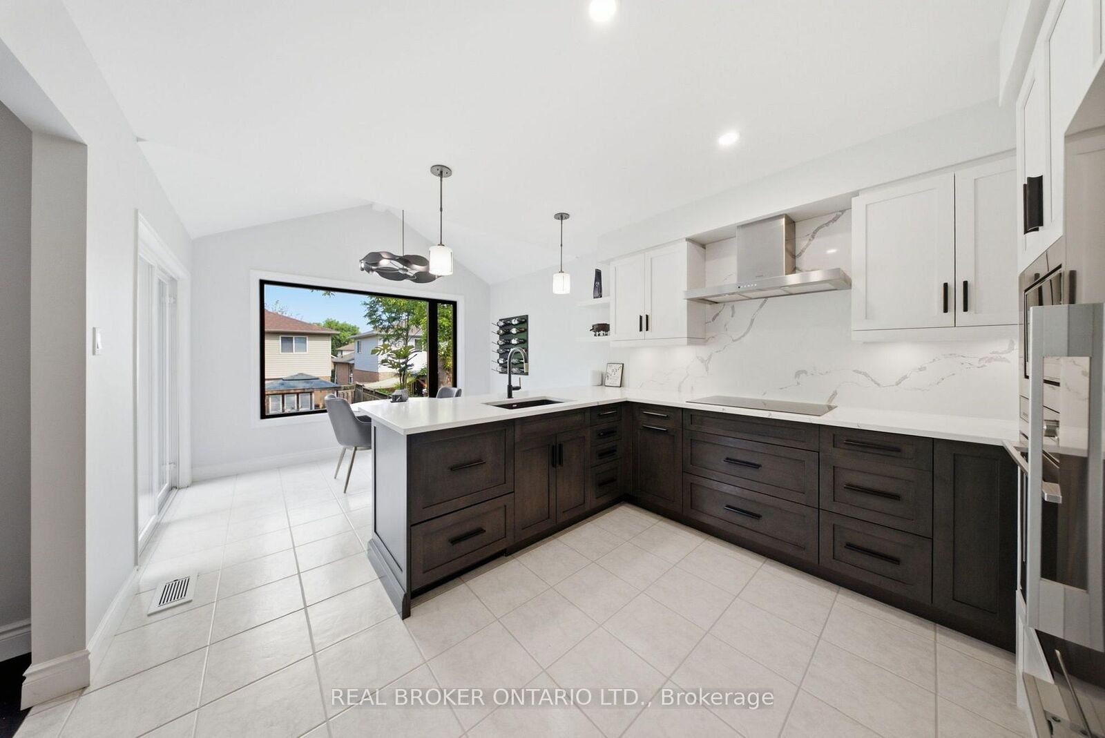 Property Photo:  19 Boulder Crescent  ON N1G 5A3 