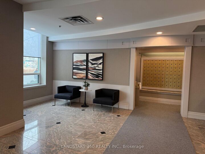 Property Photo: 39 Oneida Crescent 906 ON L4B 4T9