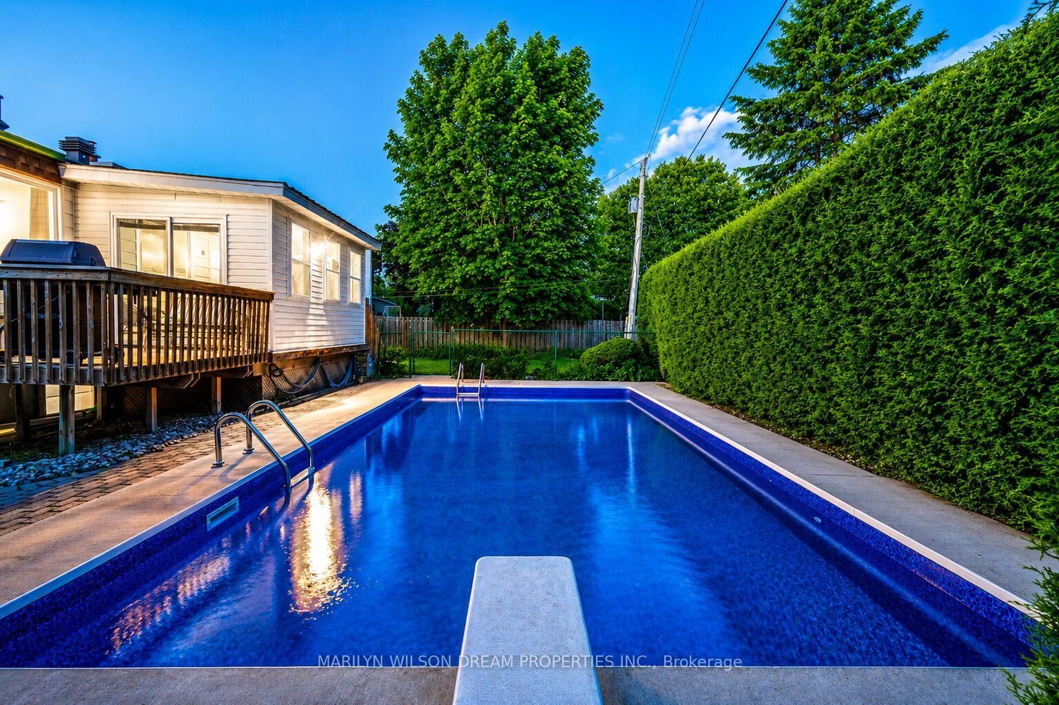 Property Photo: 20 Coolbrook Crescent ON K0A 3P0