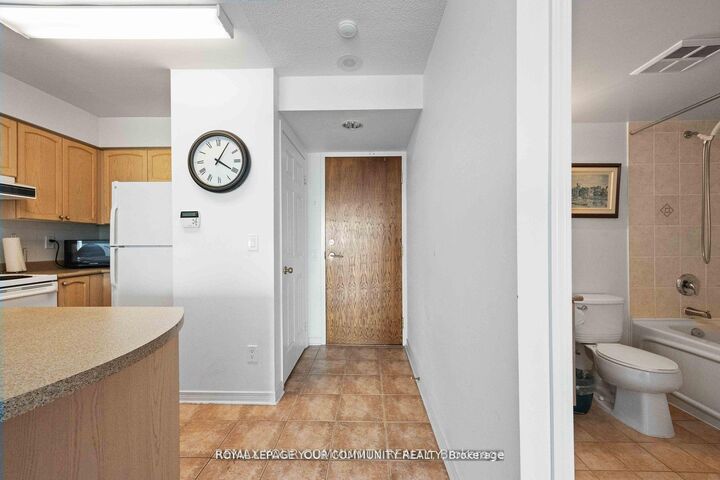 Property Photo: 23 Oneida Crescent 909 ON L4B 0A2