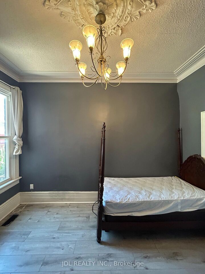 Property Photo:  137 Denison Ave Avenue Suite A Main Floor  ON M5T 2N2 