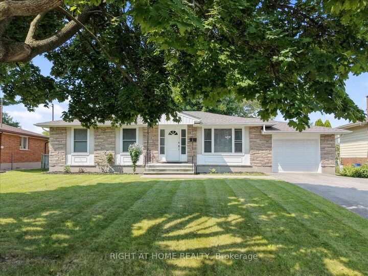 43 Monarch Park Drive — photo 1