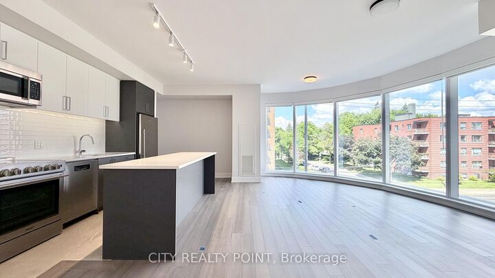 Property Photo: 2525 Bathurst Street 407 ON M6B 2Y9