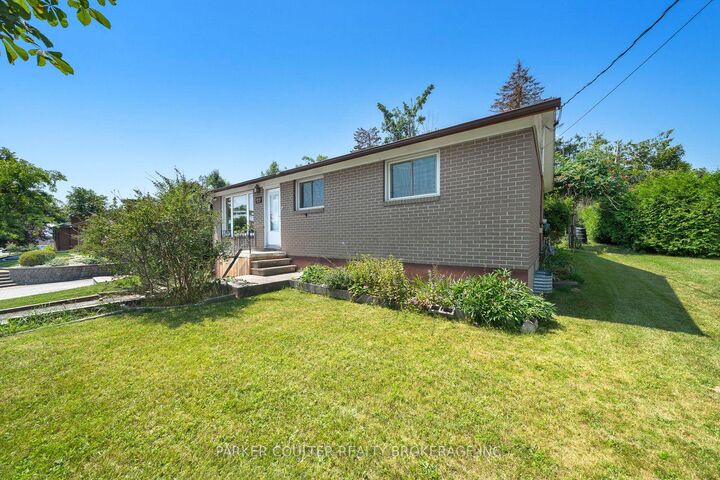 636 Mississaga Street W — photo 1