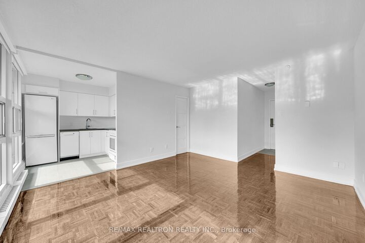 Property Photo:  33 Isabella Street 201  ON M4Y 2P7 