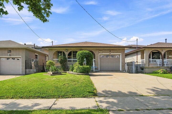 948 Stone Church Road E — photo 1