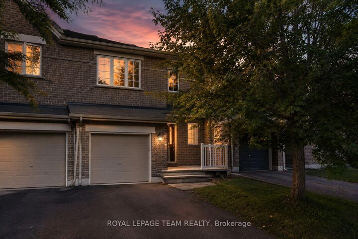 239 Tandalee Crescent — photo 1