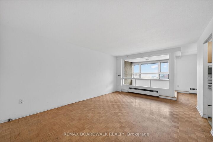 Property Photo:  1356 Meadowlands Drive E 407  ON K2E 6K6 
