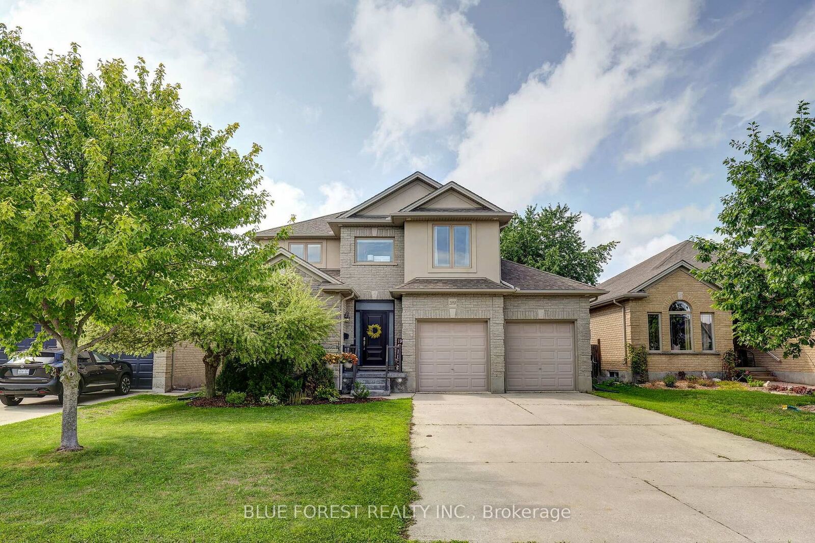 Property Photo: 2058 Westpoint Heights ON N6P 0A3