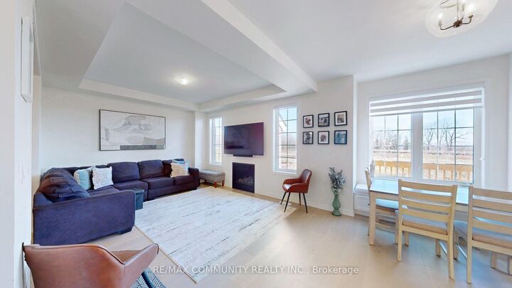 Property Photo: 3279 Turnstone Boulevard ON L1X 0M9