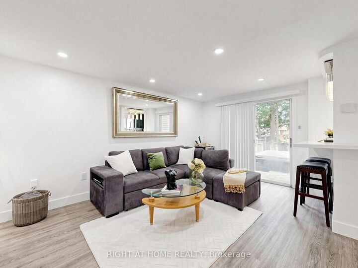 Property Photo: 207 Hickling Trail ON L4M 5W6