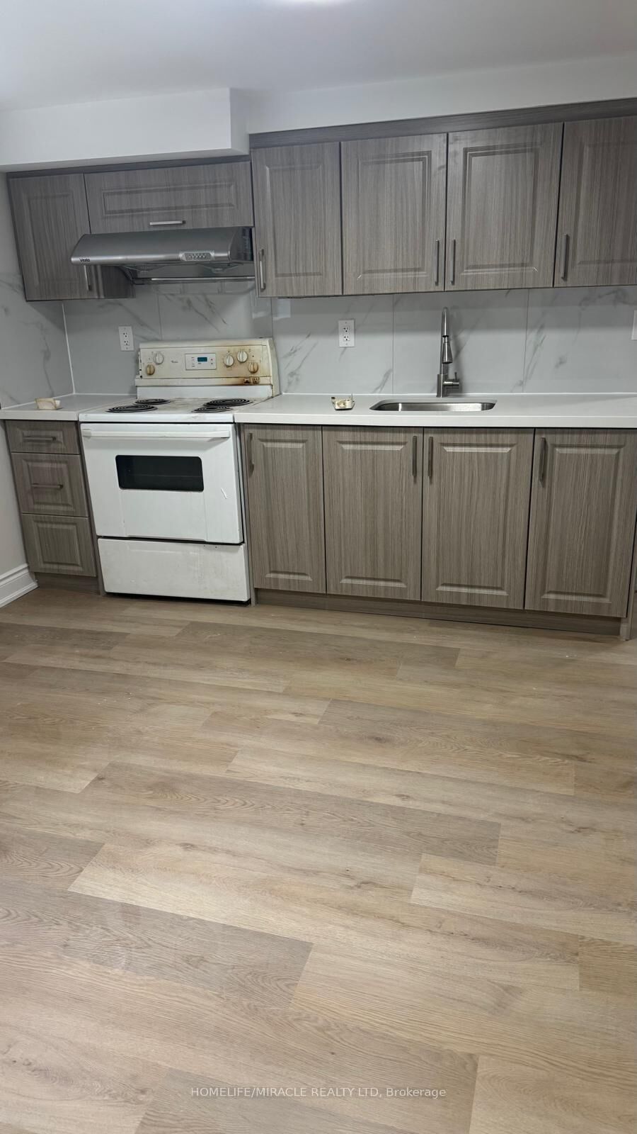 Property Photo: 6 Kitson Drive ON M1M 3C8