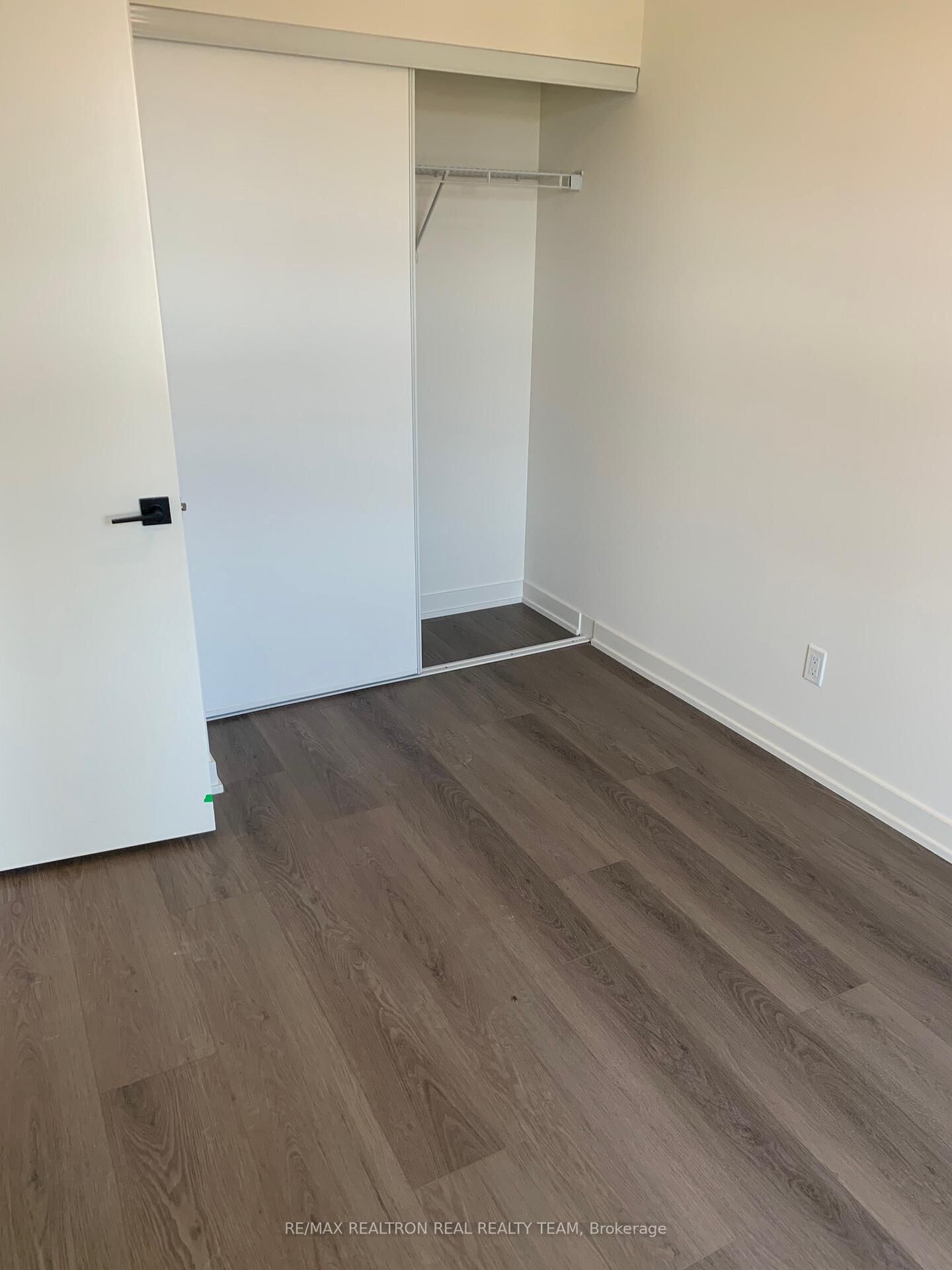 Property Photo:  33 Erie Avenue 306  ON N3S 0K7 