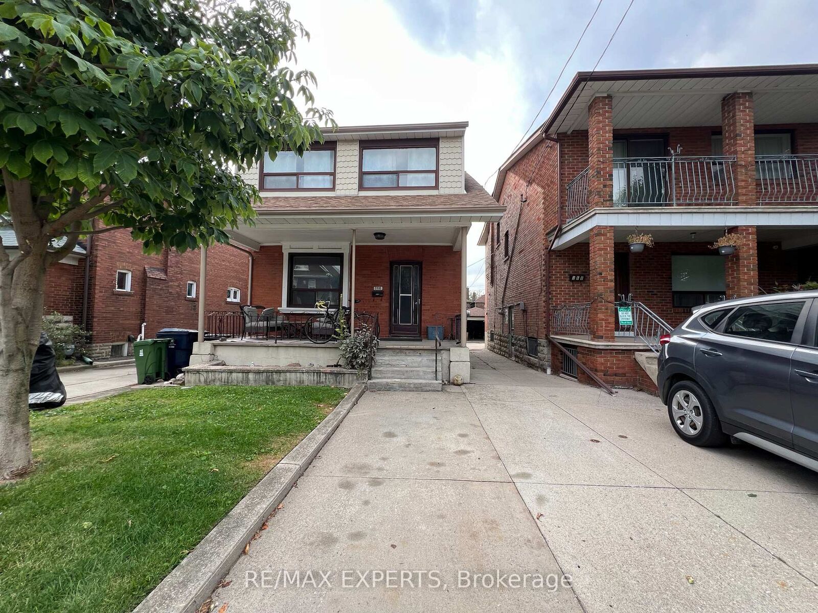 Property Photo: 366 Lauder Avenue 2nd Floor ON M6E 3H8