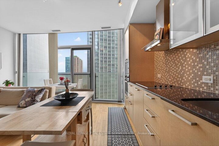 Property Photo: 14 York Street 1804 ON M5J 0B1