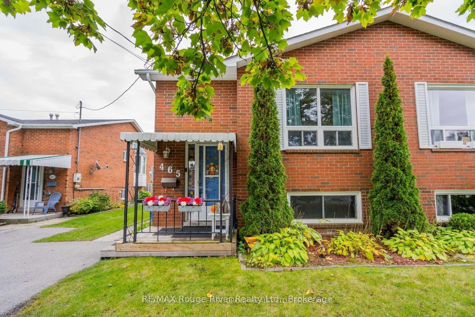 Property Photo: 465 Burnham Manor Court ON K9A 5B9