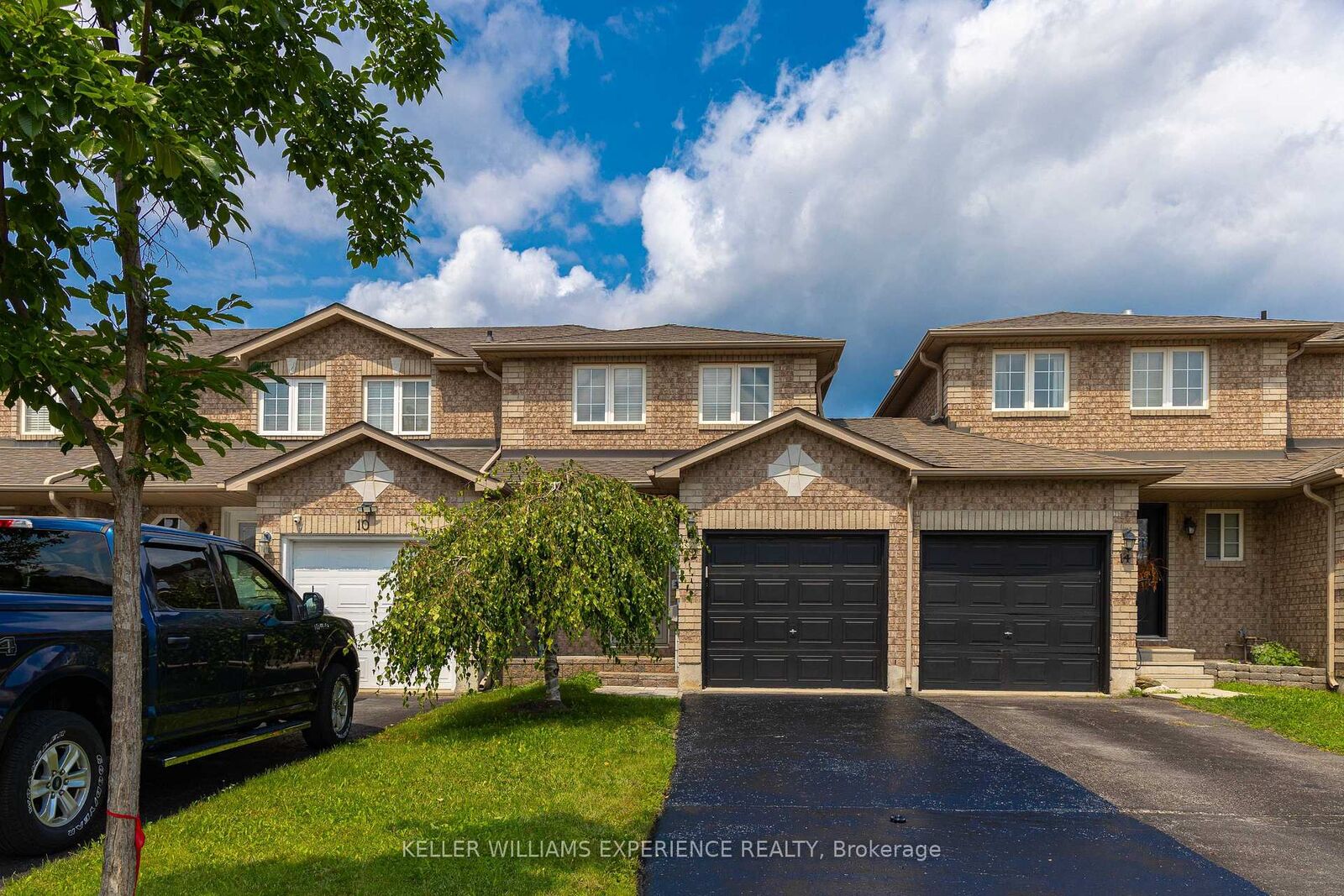 Property Photo:  12 Monarchy Street  ON L4M 7K2 