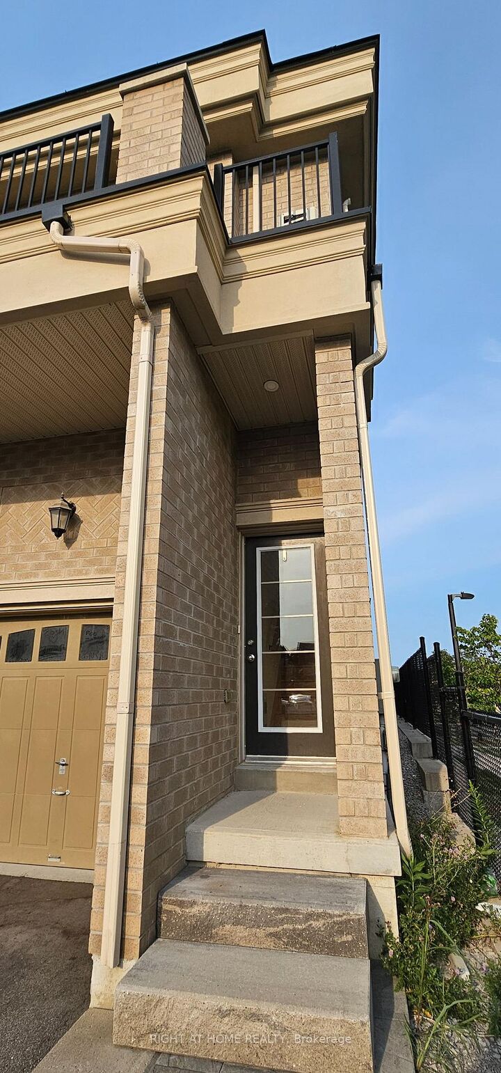 Photo de la propriété:  9430 Bayview Avenue Upper  ON L4C 5G9 