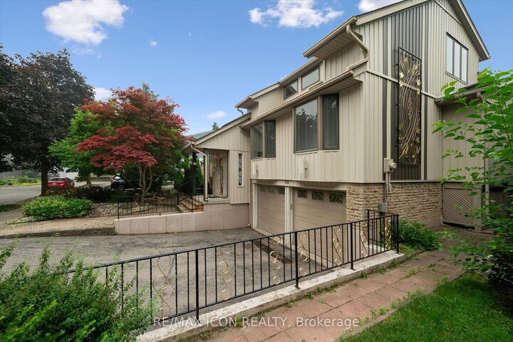 Property Photo:  30 Shuh Avenue  ON N2A 2X9 