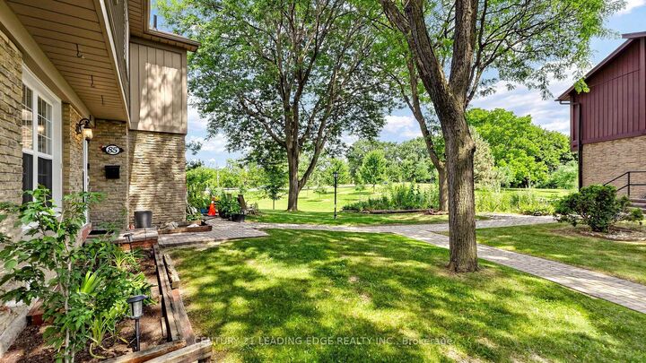 Property Photo: 6650 Falconer Drive 85 ON L5N 1B5