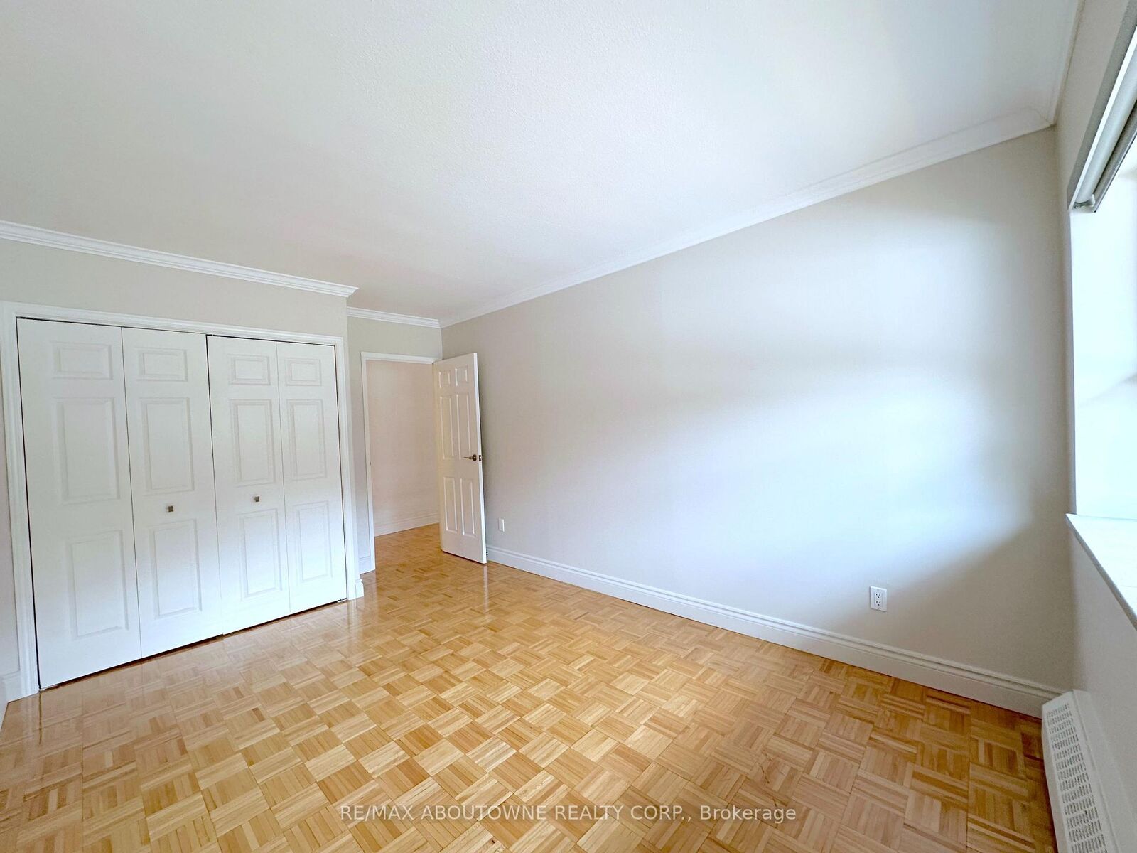 Property Photo: 135 Allan Street 109 ON L6J 3N4