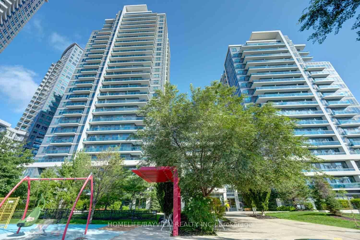 Property Photo:  7165 Yonge Street 2403  ON L3T 0C9 