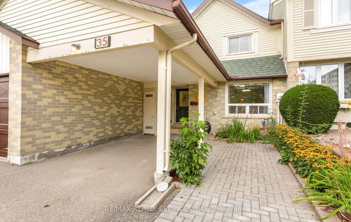 Property Photo:  35 Sparklett Crescent  ON L6Z 1M7 