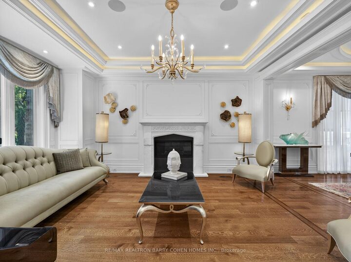 Property Photo: 18 Brookfield Road ON M2P 1A9