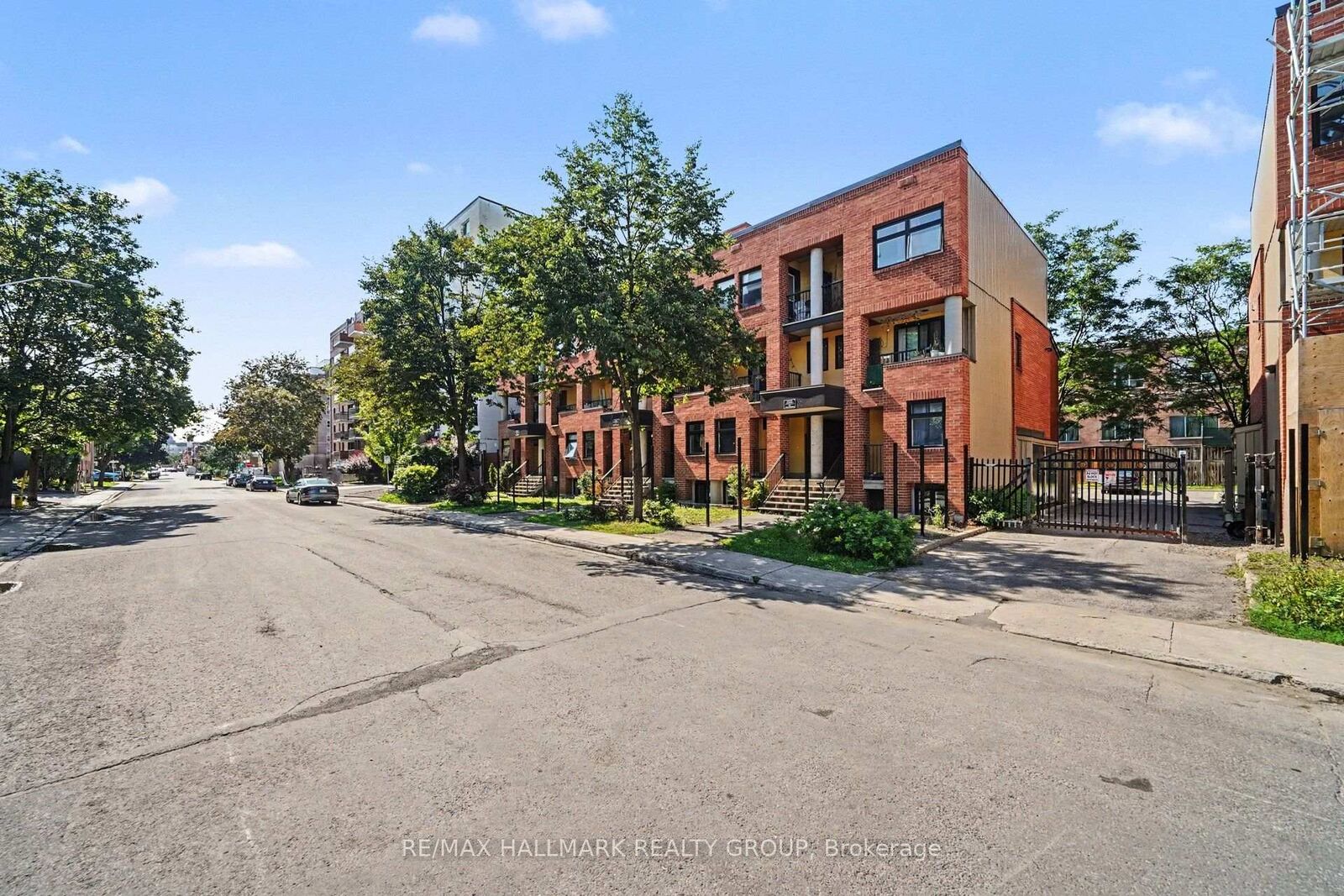 Property Photo:  260 King Edward Avenue  ON K1N 7M1 