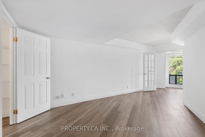 Property Photo: 456 College Street 306 ON M6G 4A3