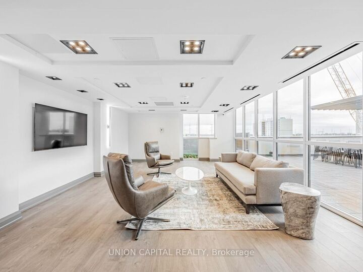 Property Photo:  10 Meadowglen Place 808  ON M1G 0A8 