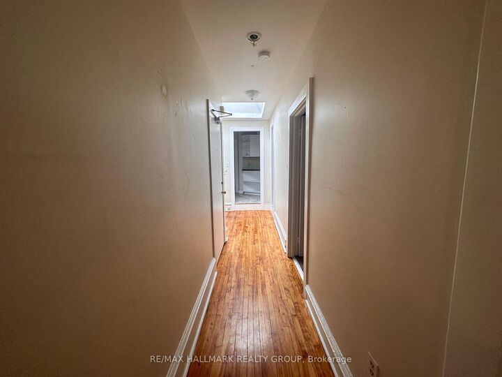 Property Photo: 94 Fairmont Avenue 2 ON K1Y 1X5