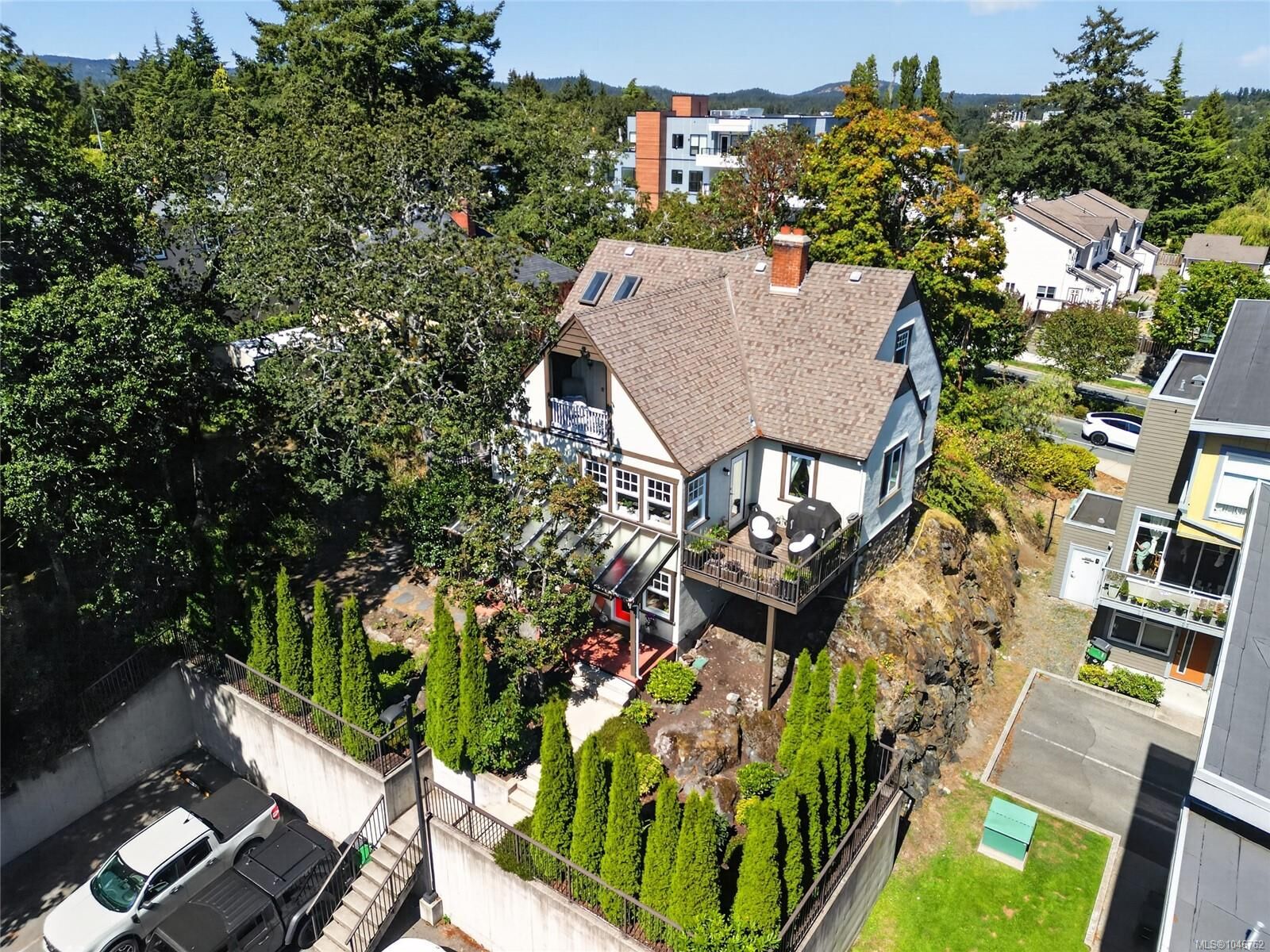 Property Photo: 235 Island Hwy #5 BC V9B 1G3