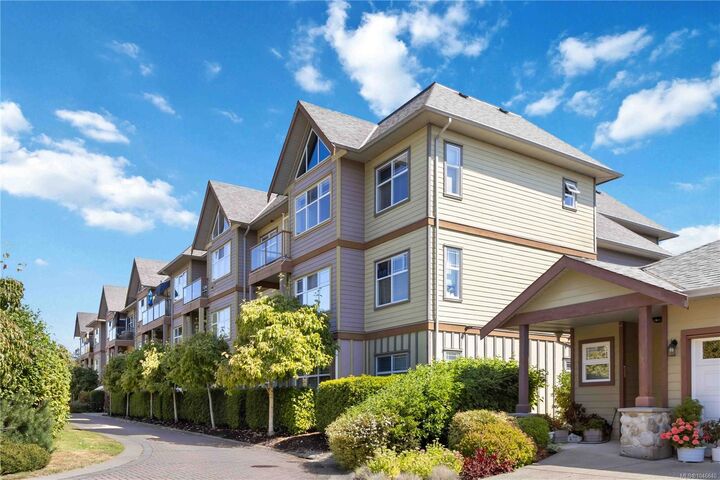 Property Photo: 1959 Polo Park Crt #208 BC V8M 2K1